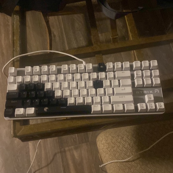 This is a great performing gaming keyboard and mouse. - Picture 2 of 7